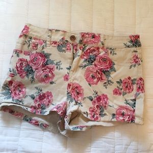 Floral Mid Rise Shorts Forever 21